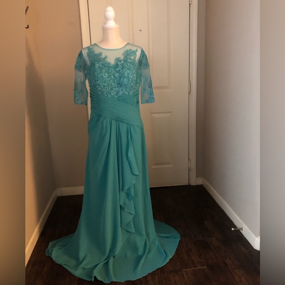 Jaeden Chiffon & Lace Formal Dress with 3/4 Sleeves in Dark Turquoise - size 14 - Picture 4 of 12